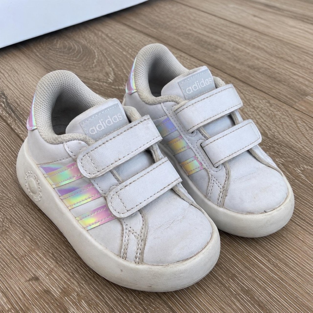 Adidas Toddler White Iridescent Velcro Sneakers – Size 4K ✨